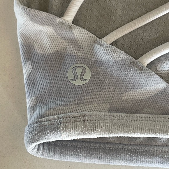 LULULEMON FREE TO BE GRAY CAMO SPORTS BRA - Picture 2 of 5